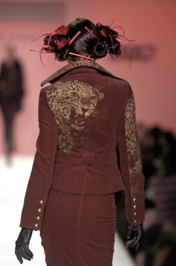 Isabel de Pedro at Russian Fashion Week March 2006