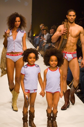 Ginch Gonch&nbsp;at The Montreal Fashion Week 2006 - Apparel Search Fashion Week Guide