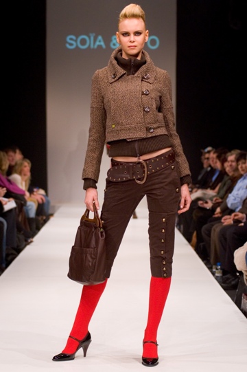 So�a & Kyo&nbsp;at The Montreal Fashion Week 2006 - fashion week photo