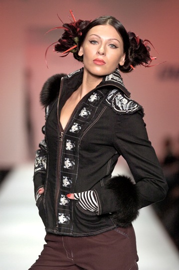 Isabel de Pedro at Russian Fashion Week March 2006