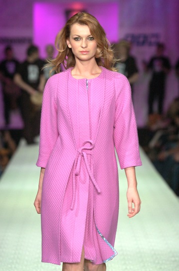 Olga Brovkina at Russian Fashion Week March 2006 - fashion photos