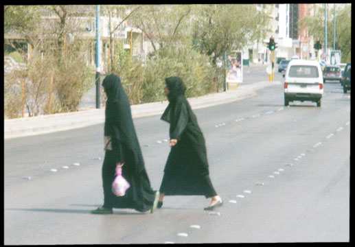 Abaya picture for the clothing industry to learn about abayas