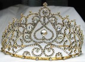 tiara image from a beuty pageant