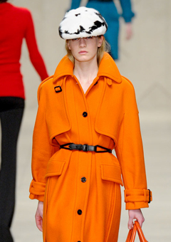 Street & Casual Fashion : Persimmon Orange