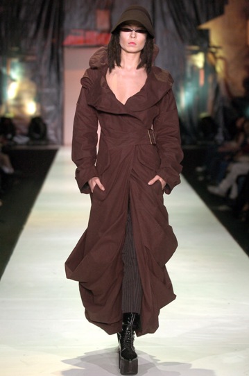Lena Makashova at Russian Fashion Week March 2006 - fashion photos