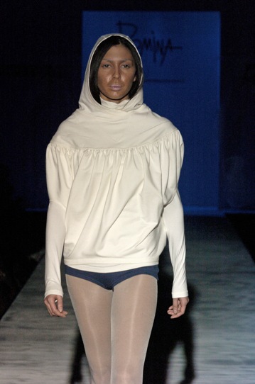 Romina at Russian Fashion Week March 2006 - fashion photos