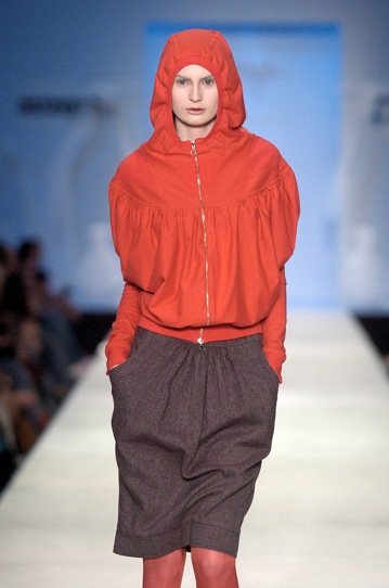 Romina at Russian Fashion Week March 2006 - fashion photos