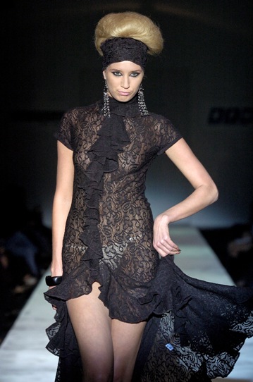 Rustam Iskhakov at Russian Fashion Week March 2006 - fashion photos