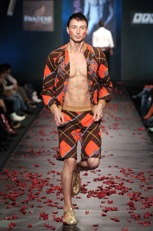 Russia Fashion Week October 2006 image on ApparelSearch.com