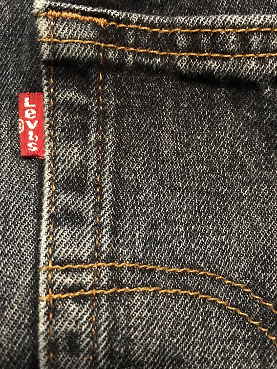 Levi's Lower Case e Red Tab