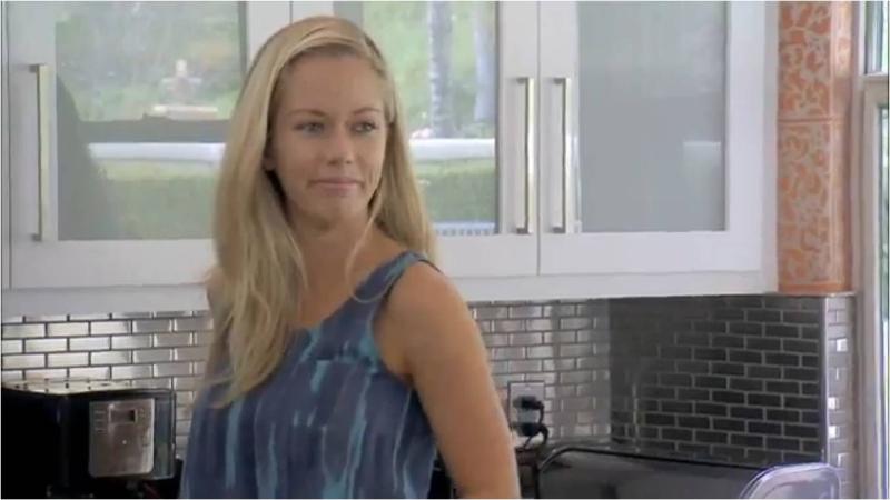 Kendra Wilkinson in claudia e!